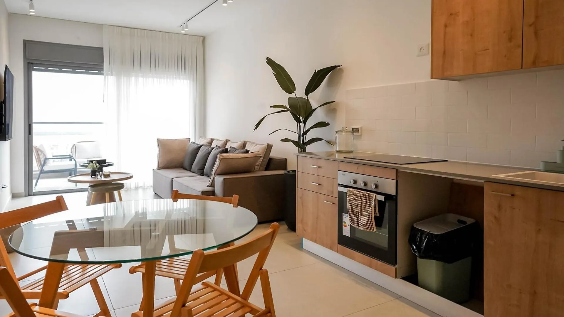 Yalarent New Stylish Apartment 3Br With Balcony Eilat