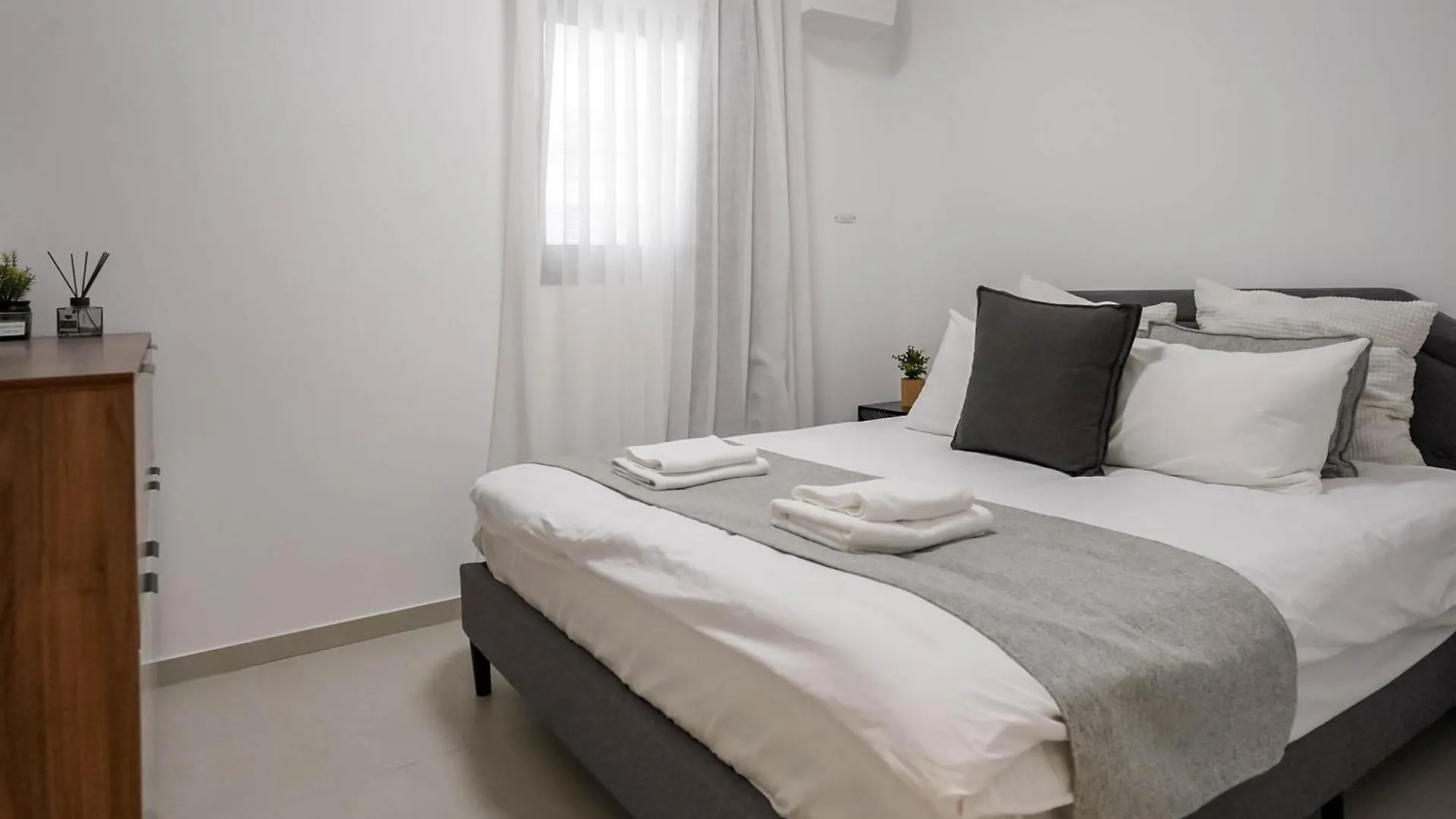 Yalarent New Stylish Apartment 3Br With Balcony Eilat